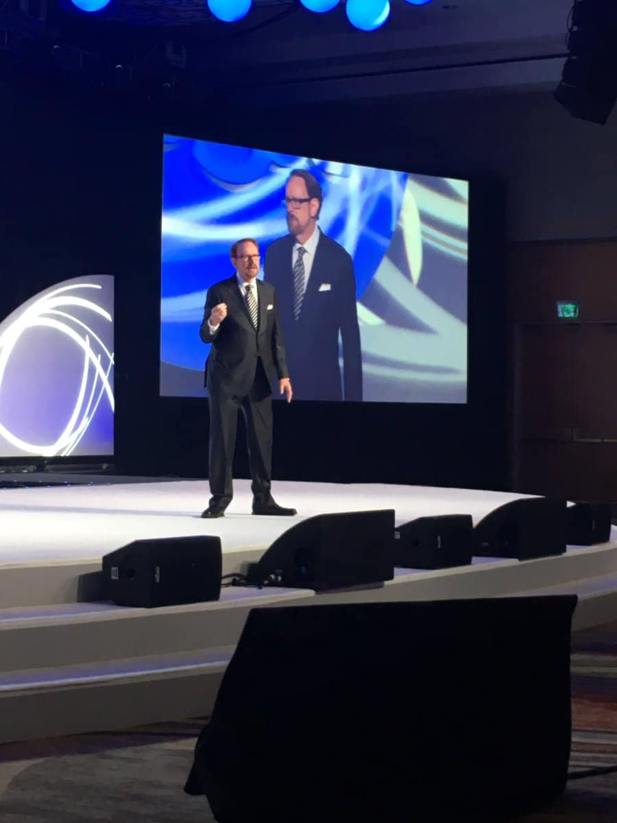 Watch Daniel Burrus presenting live on stage