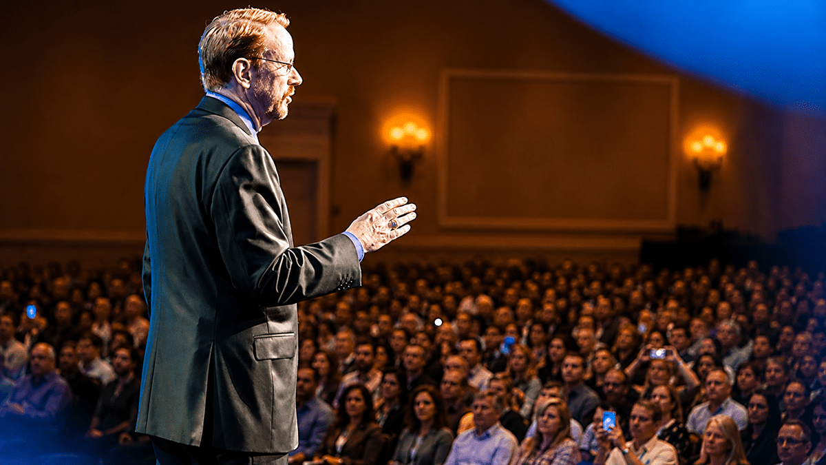 Watch Daniel Burrus presenting live on stage